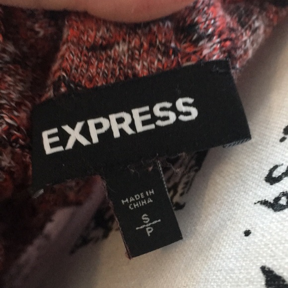 2 sweaters - Picture 4 of 8